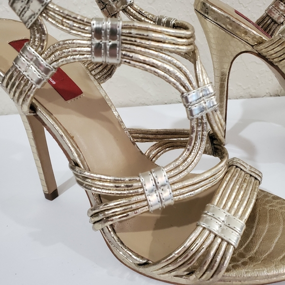 Red by Saks Fifth Ave Gold Leather Heels Size 6.5 - Picture 3 of 9